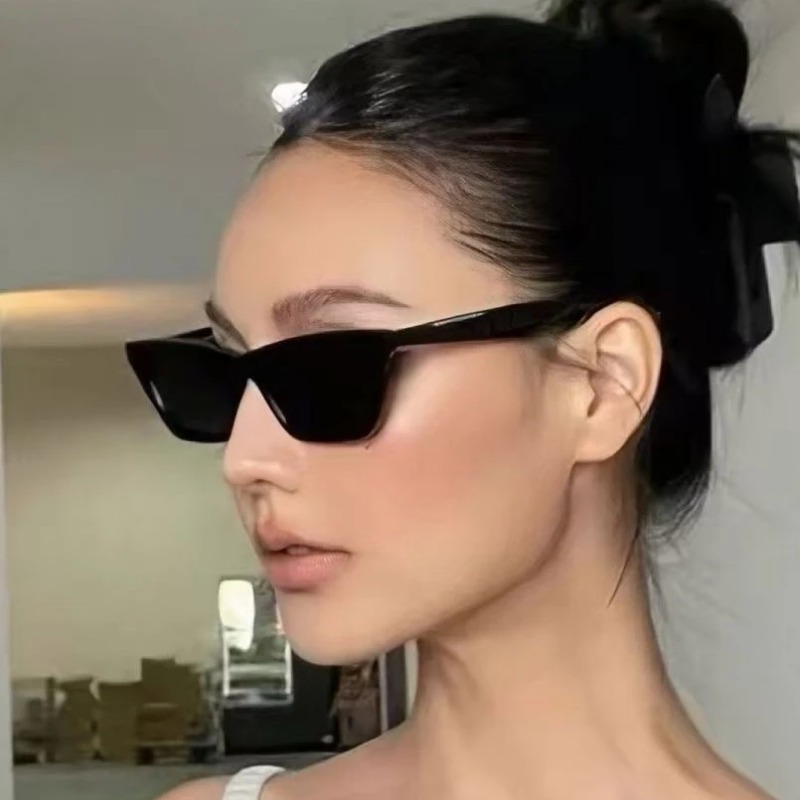 Sunglasses Cat Eye - Luxuriöse Cat-Eye-Sonnenbrille in Schwarz für Damen